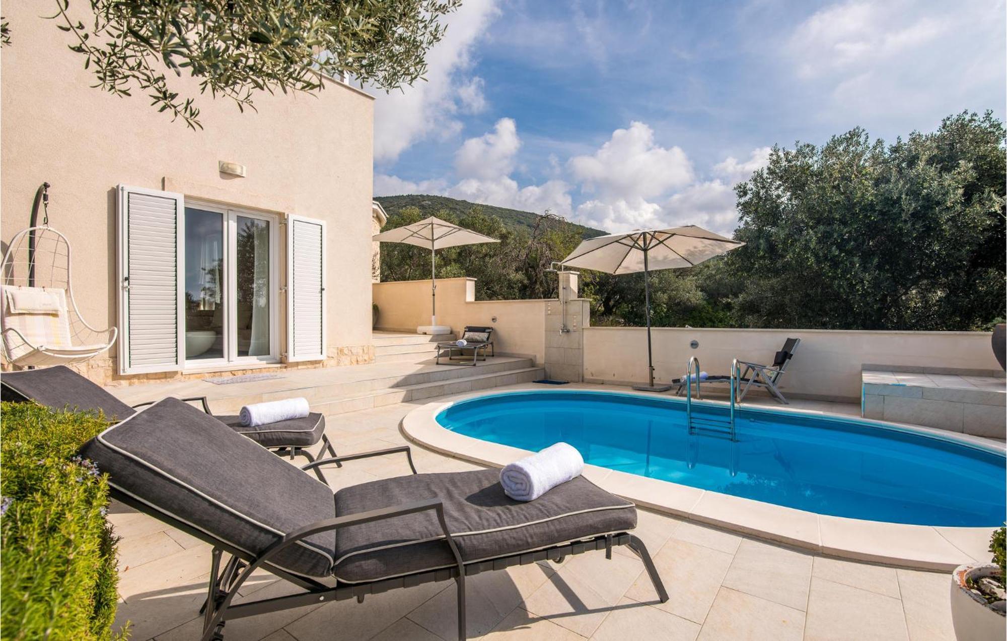 Beautiful Home In Martinscica With Wifi Exterior photo