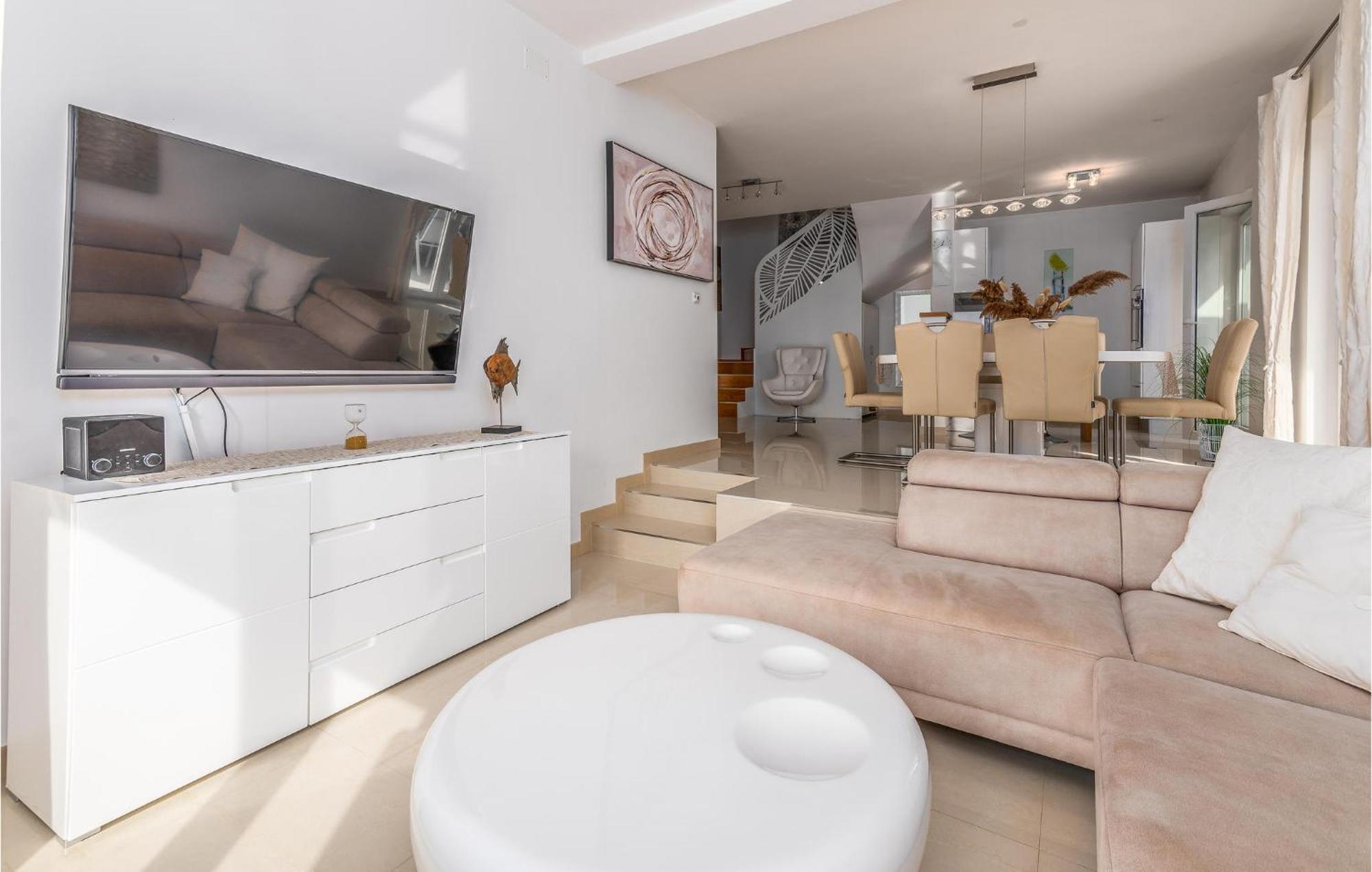 Beautiful Home In Martinscica With Wifi Exterior photo
