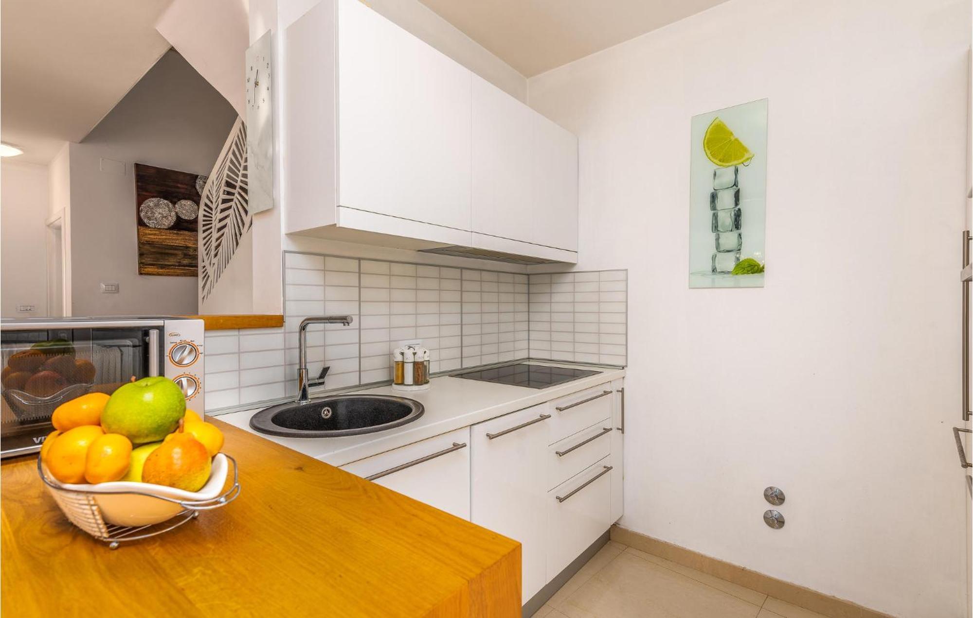 Beautiful Home In Martinscica With Wifi Exterior photo